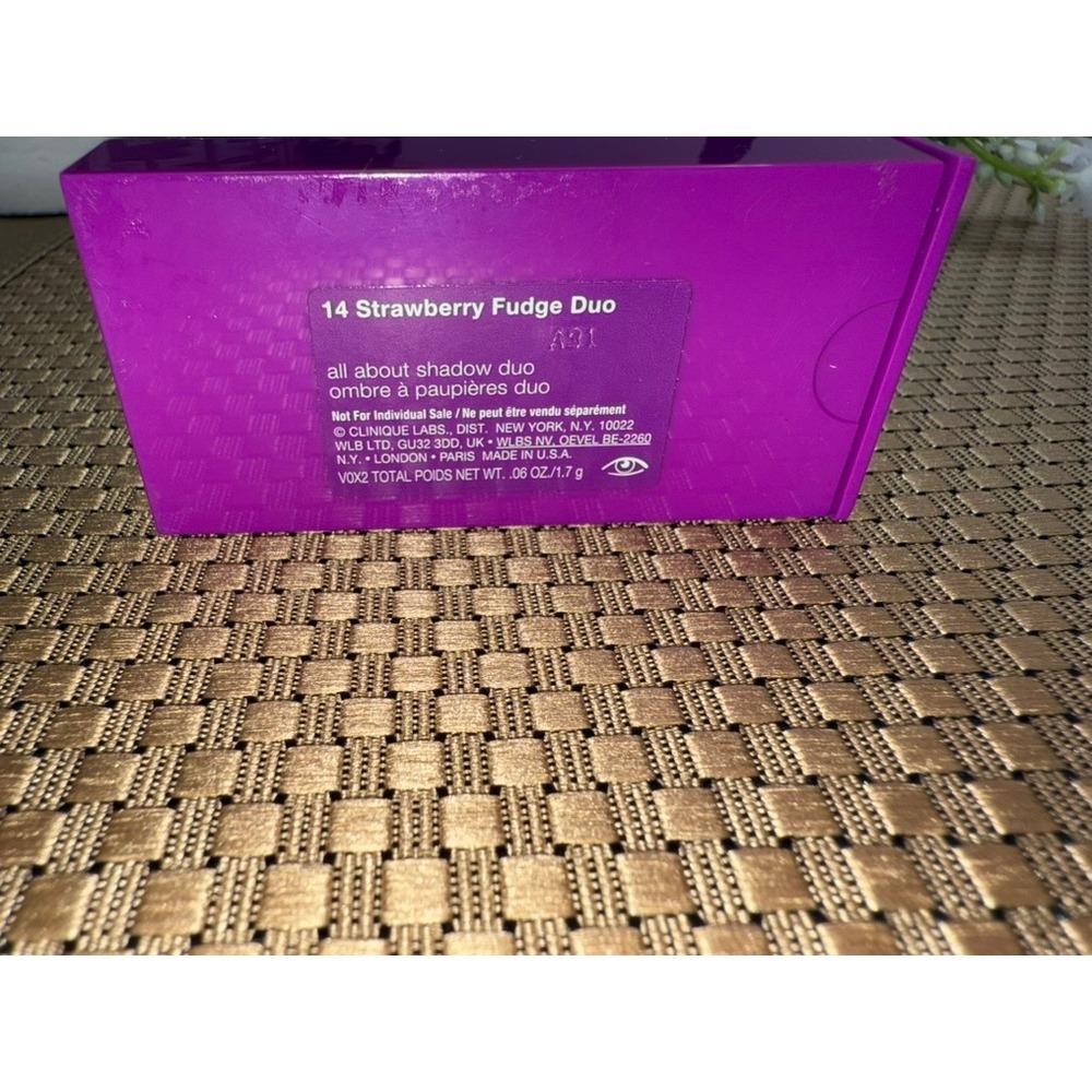Clinique All About Shadow Duo 14 Strawberry Fudge Eyeshadow NEW Unused 1.7g - Picture 2 of 3